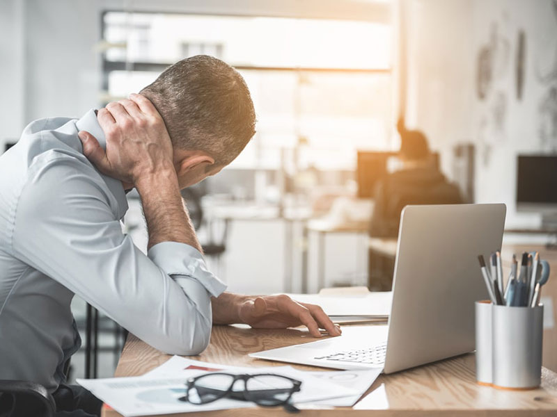 A man having headache